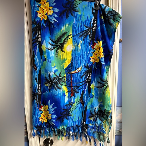 COPY - WOMANS BAHAMAS SARONG NEW WITH TAGS - Picture 1 of 6